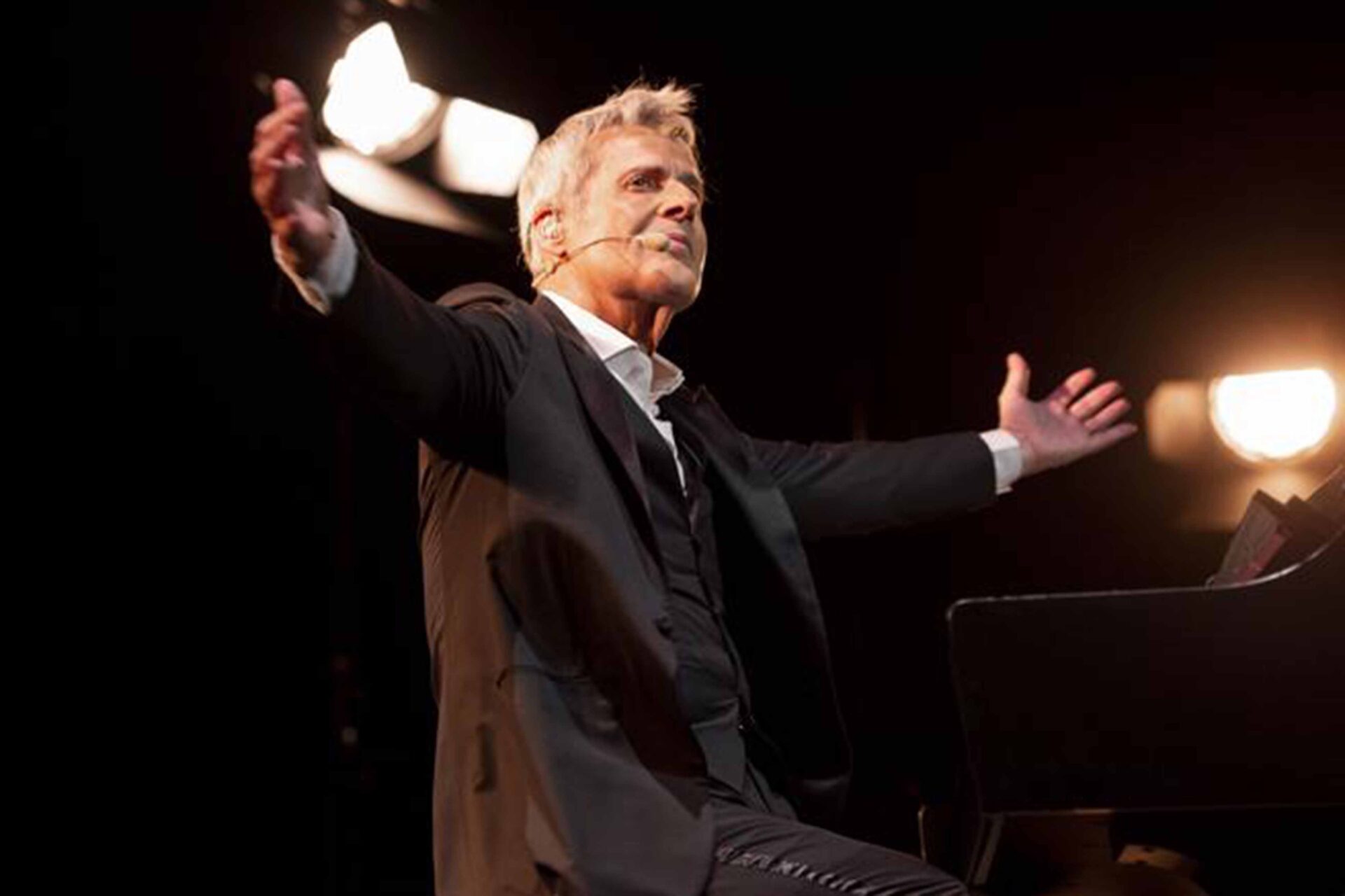 Claudio Baglioni rimanda al 2027 il “Grandtour” per curarsi da una polmonite interstiziale acuta