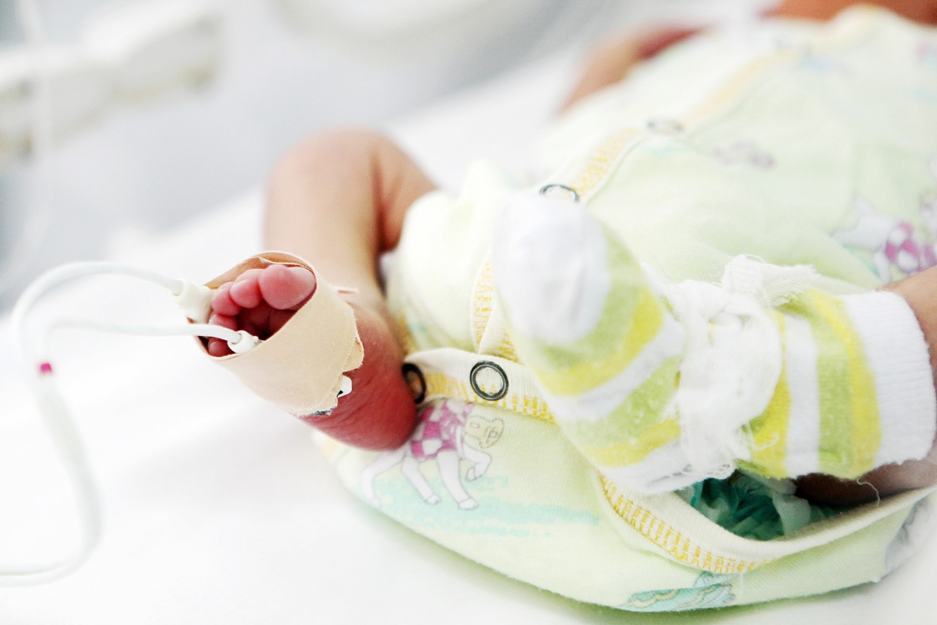 Reggio Emilia, neonato in terapia intensiva intossicato da tisane per farlo rilassare