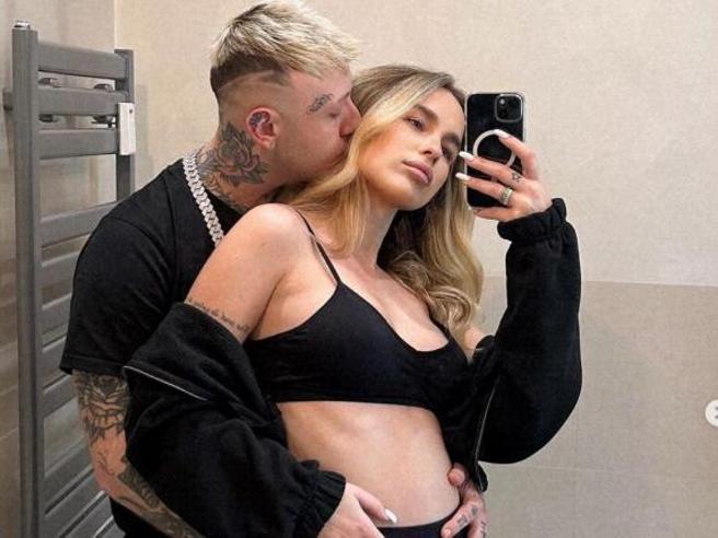 Lazza diventa papà: l’annuncio via social del rapper con la fidanzata Greta Orsingher