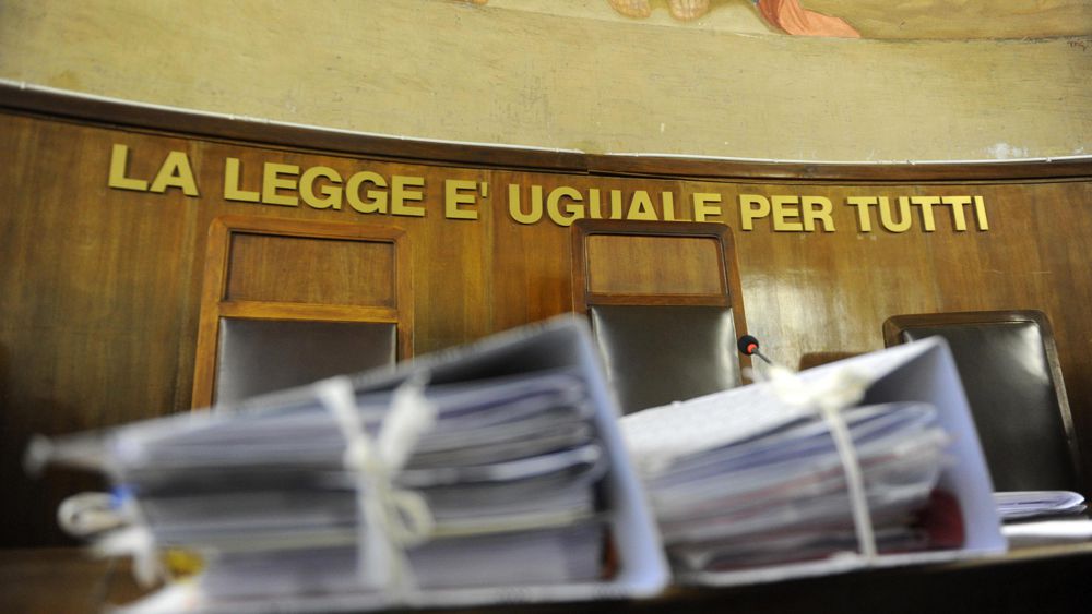 Genova, minacce e insulti tra vicini: coppia verso il processo per stalking condominiale