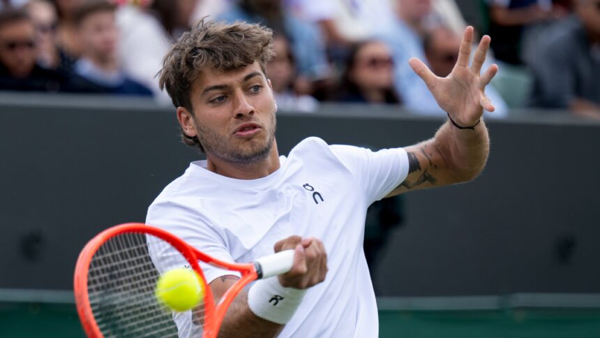 Tennis, Roland Garros: Flavio Cobolli si arrende in finale ad Alexander Zverev al quinto set