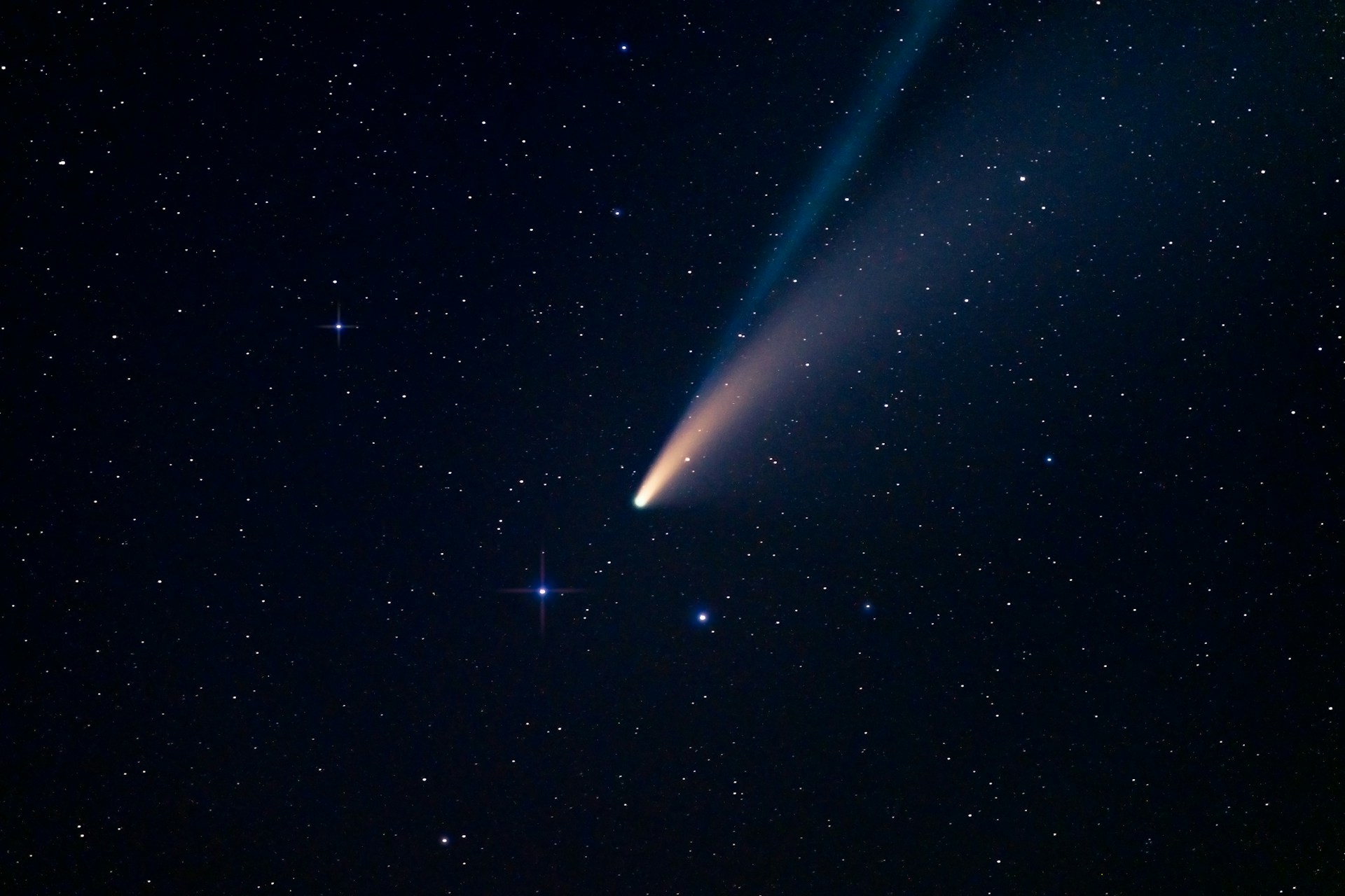 La cometa C/2025 A6 Lemmon sta diventando sempre più luminosa: come non perdersela