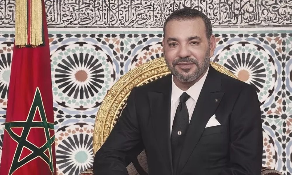 S.M. le Roi, Amir Al-Mouminine, prend connaissance du texte de la Fatwa sur la Zakat et donne Sa Haute approbation pour sa mise à la disposition du public