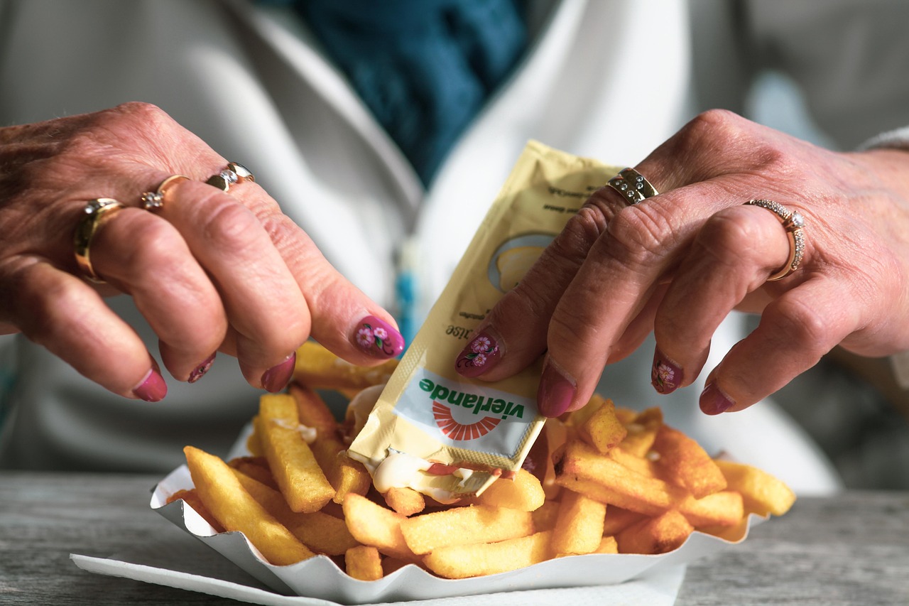 la dipendenza dai cibi ultra-processati è più diffusa di quella da alcol o tabacco