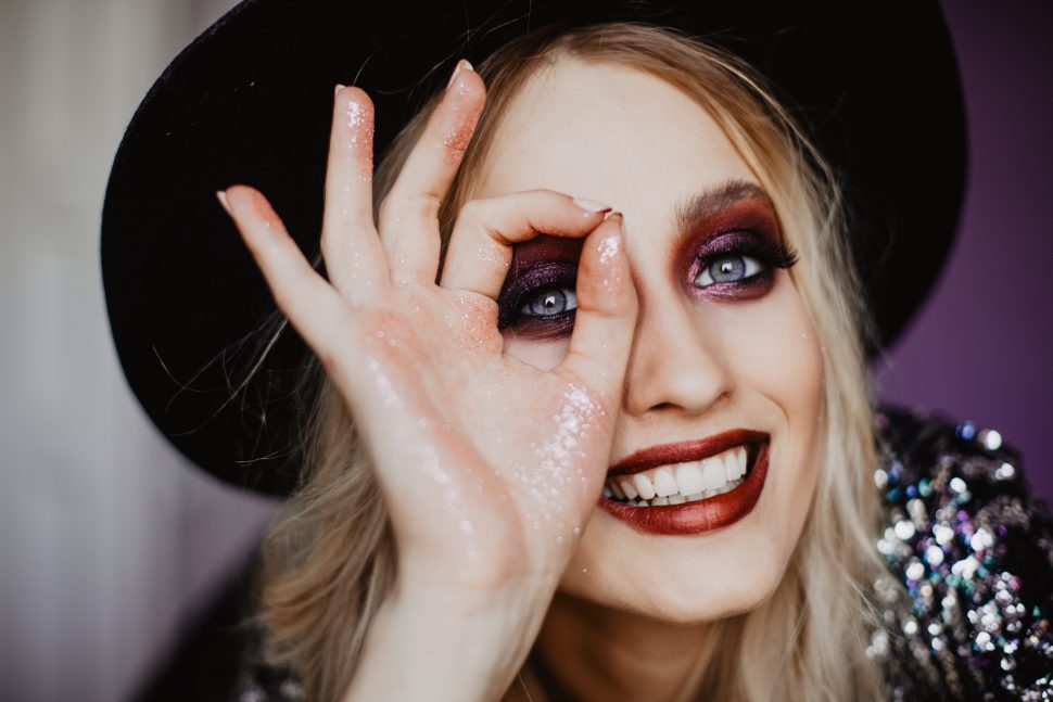 Trucco Halloween 2025: 5 look spaventosi e glamour da provare