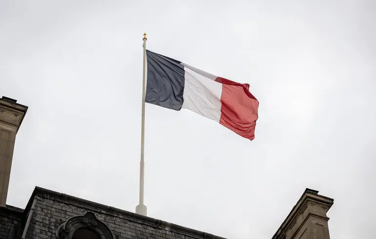 Во Франции задержали четырех человек по подозрению в шпионаже на РФ. Большинство из них арестовали