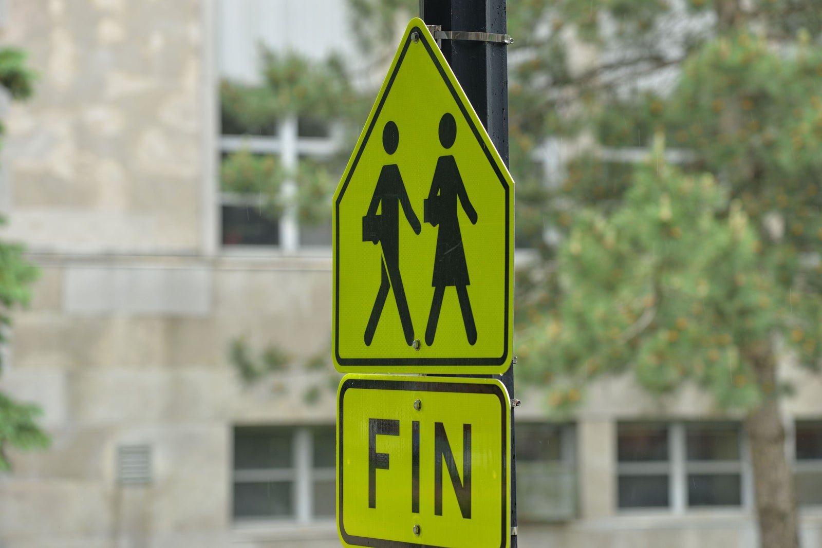 Une école secondaire privée a failli à ses obligations dans un cas d’image de pornographie juvénile d’une élève générée par l’IA.