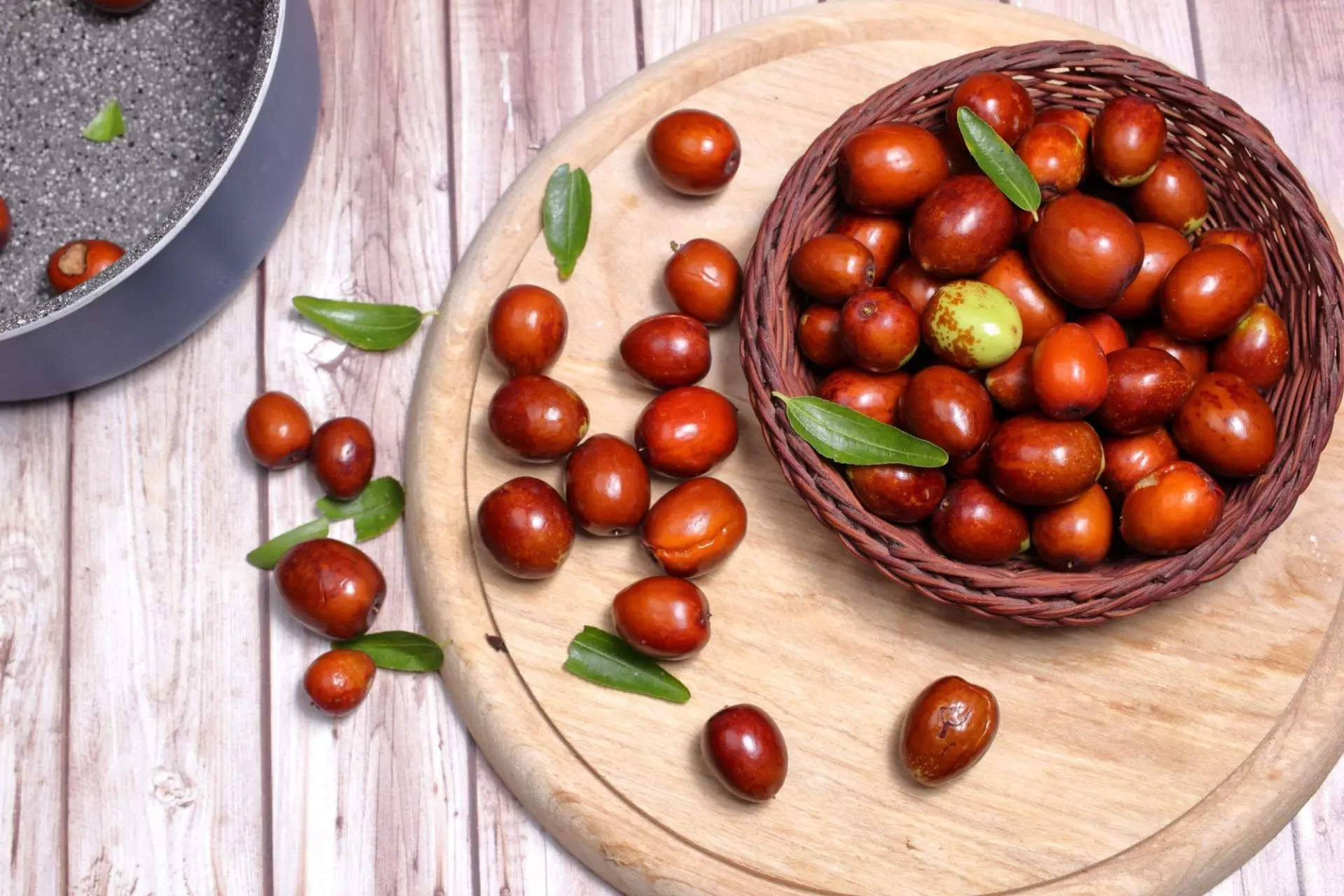 Giuggiole: proprietà, benefici, controindicazioni e come usarle in cucina
