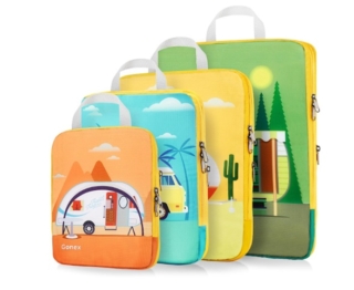 Gonex propone un set di organizer per valigie da quattro pezzi, disponibile in diversi colore e con varie fantasie. Nel set sono presenti quattro organizer di diverse dimensioni, tutti in tessuto idrorepellente ad alta densità ed estensibilità. Il design con cerniera a compressione aiuta a confezionare i vestiti comprimendo l'aria fuori da essi, risparmiando fino al 30% di spazio. Prezzo 29,99 euro. www.amazon.it