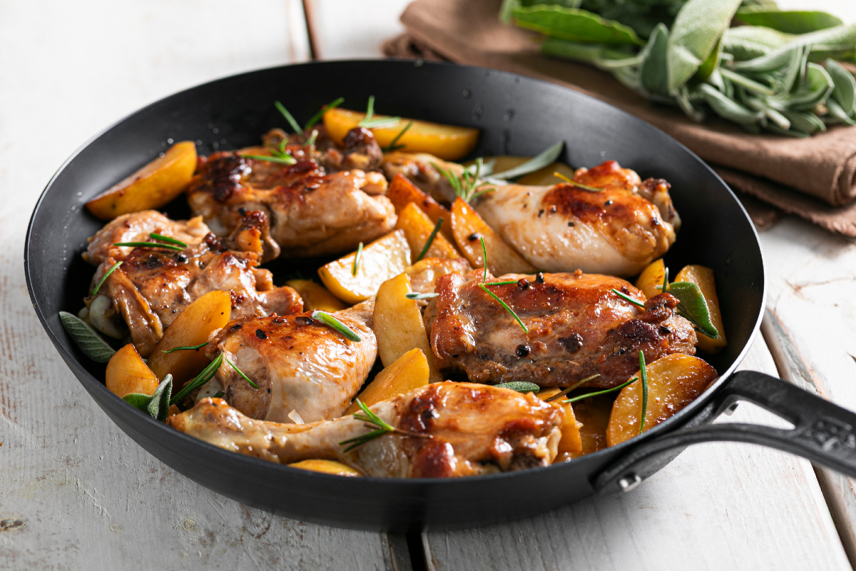 Pollo e patate in padella