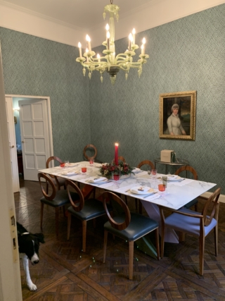 Tavola di Capodanno con tovagliette americane Tavola di Capodanno con tovagliette americane