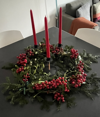 Tavola di Capodanno tocchi naturali Tavola di Capodanno tocchi naturali