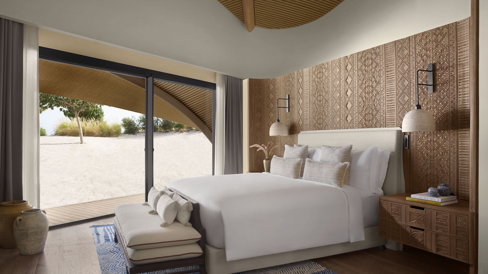 L'interno di una camera del nuovo resort di lusso nel Mar Rosso Nujuma, Ritz-Carlton Reserve.