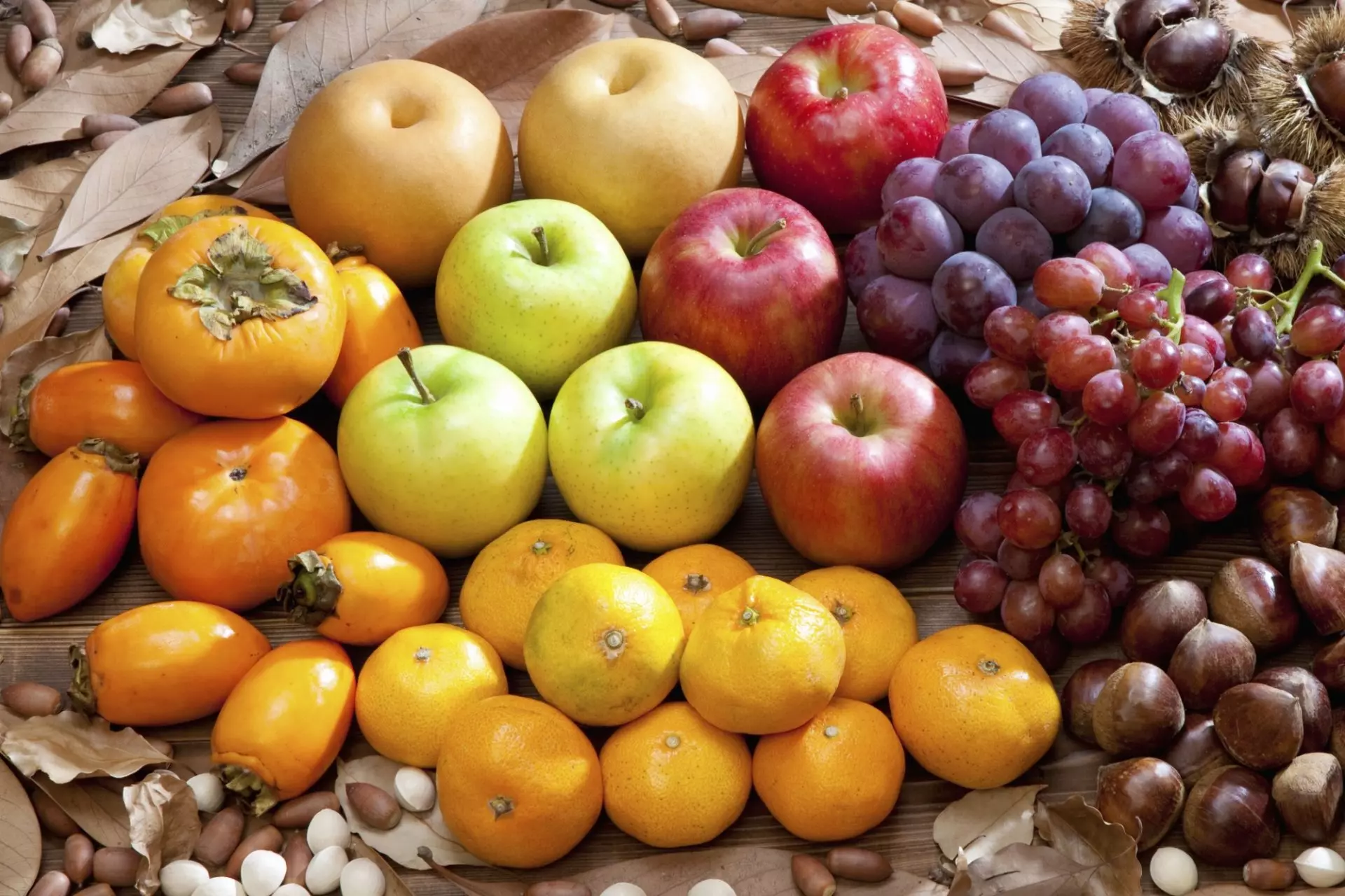 Frutta di dicembre: cosa comprare, benefici e idee per usarla in cucina