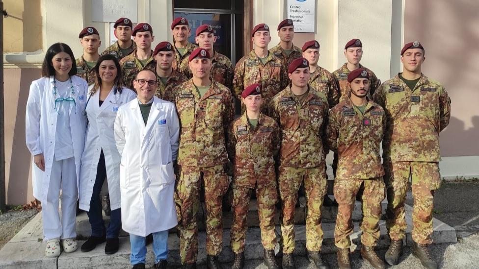 Livorno, i militari della Folgore donano il sangue in ospedale