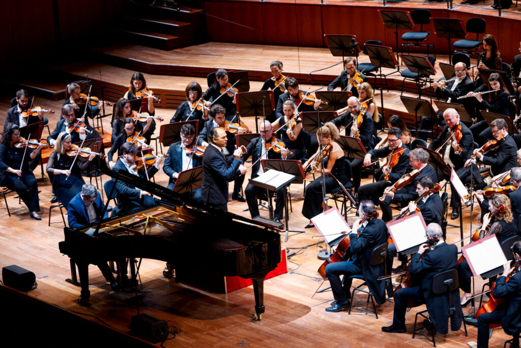 Fantasia ed estasi tra Beethoven e Bruckner con Sokhiev a Santa Cecilia