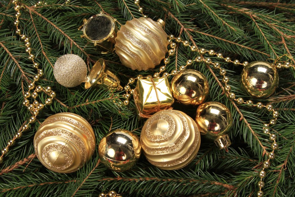 Palette colore Natale 2025: oro, champagne o verde foresta?