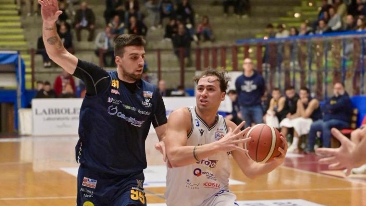 Pielle, un Capodanno da prima in classifica: battuta la Loreto Pesaro, finisce 67-58