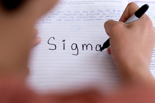 Cosa significa sigma, un termine molto usato dalla Generazione Alpha