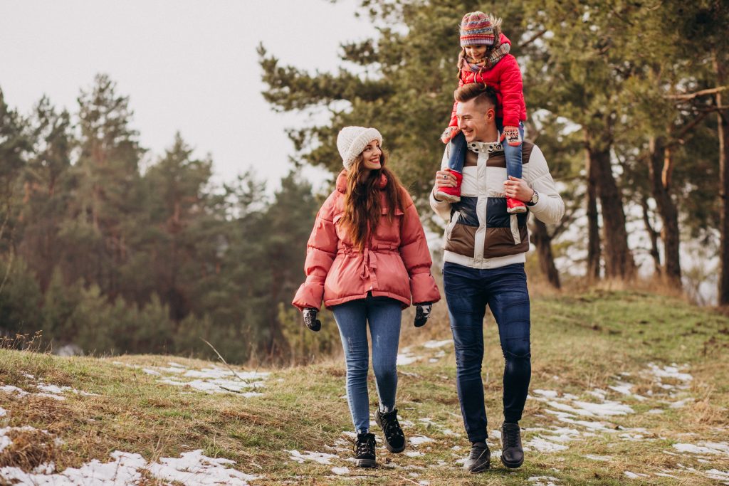 Smaltire i pranzi di Natale: 10 micro-abitudini senza stress