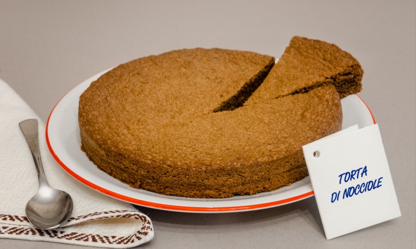 torta di nocciole