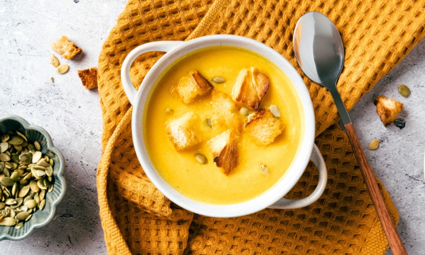 zuppa di vino con crostini