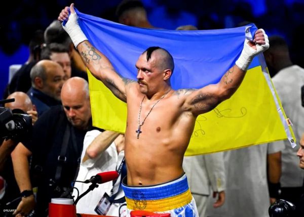 Усик повертається: Абсолютний чемпіон світу офіційно оголосив терміни наступного мегафайту