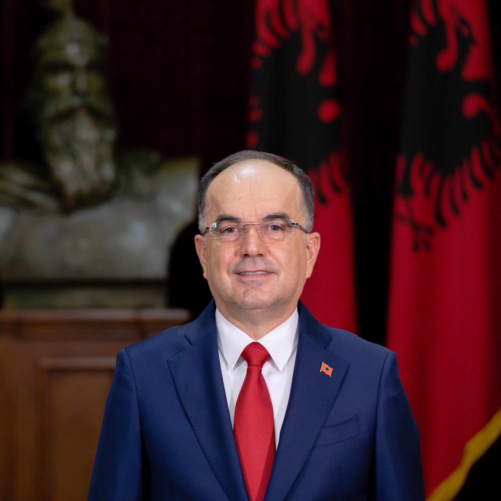 Presidenti Begaj dekreton ligjin për rivlerësimin e pronave me 5%, zbatimi nuk pritet të nisë në janar