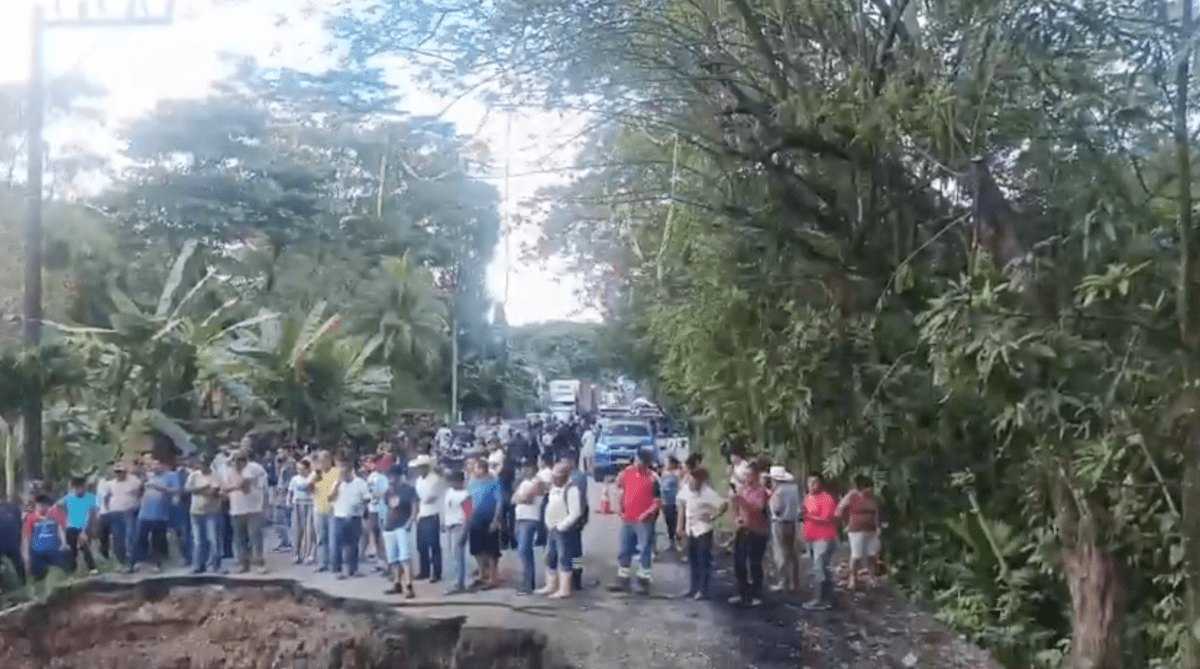 Paso en ruta a Lívingston está cerrado por colapso de tramo en La Comunidad