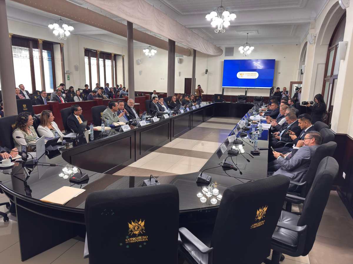 Gobierno arranca con Q24 mil millones en la caja fiscal, ¿por qué ayudaría a la readecuación del presupuesto 2026?