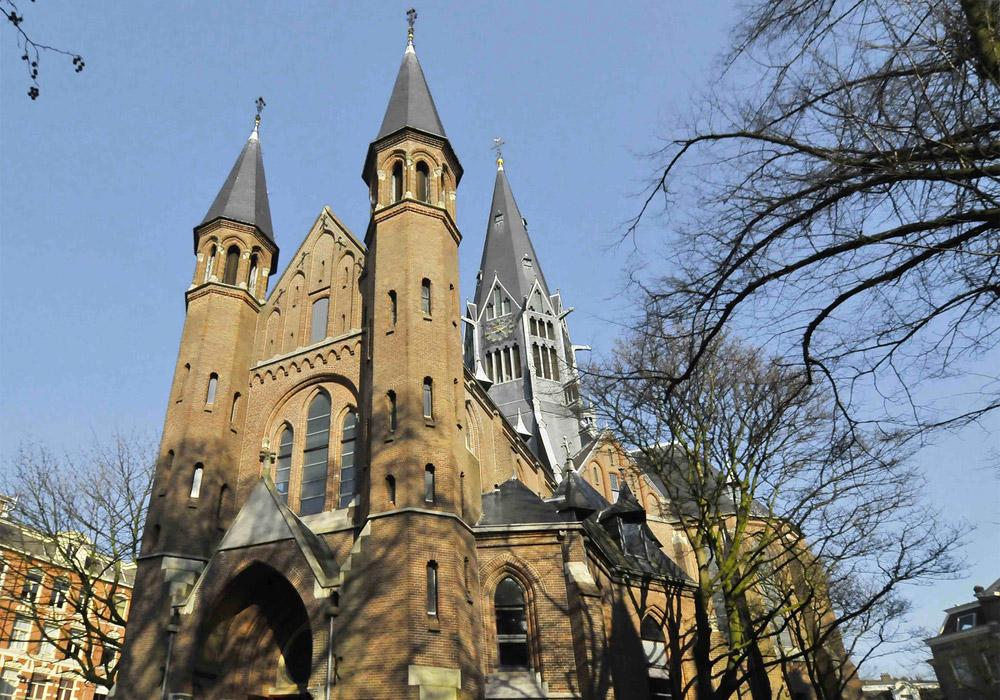 Nel Capodanno di Amsterdam va in fiamme la Vondelkerk, capolavoro del neogotico