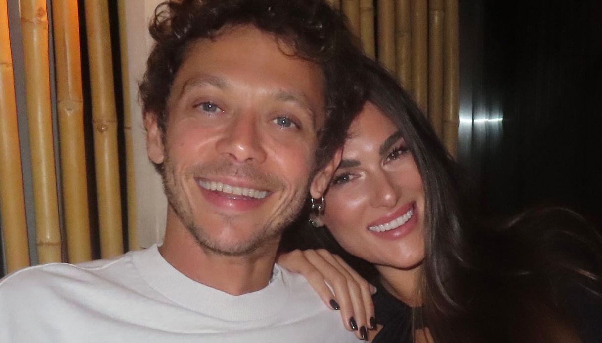 Valentino Rossi e Francesca Sofia Novello festeggiano il compleanno di Gabriella: “Un anno di te”