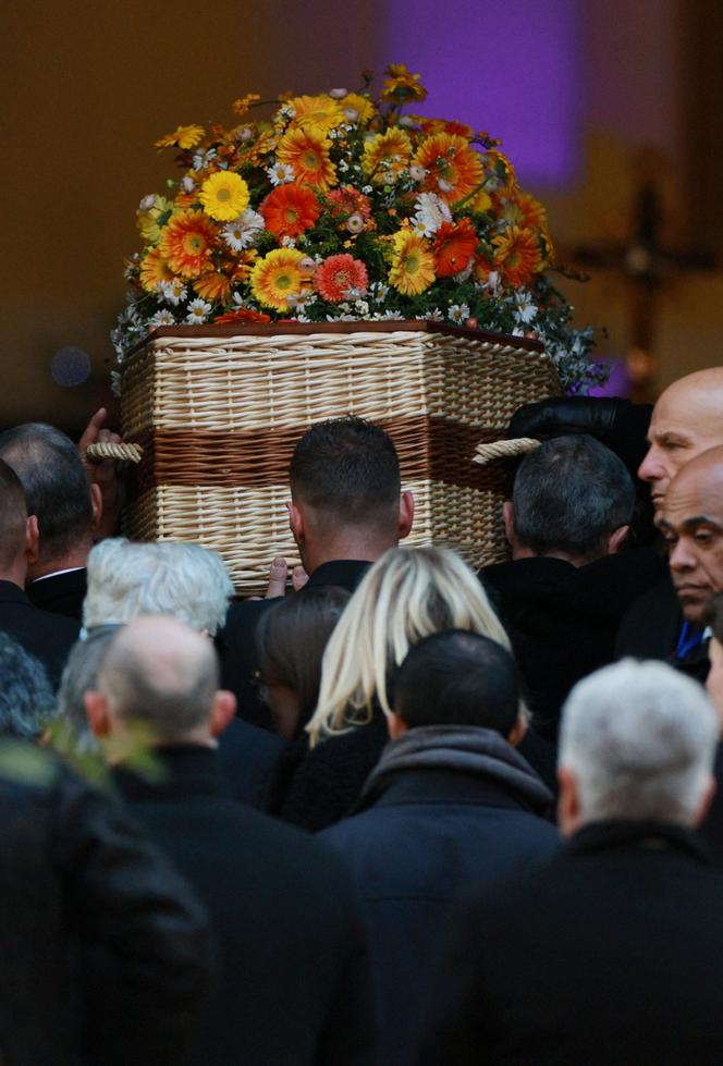 Des porteurs transportent le cercueil de Brigitte Bardot, lors de ses obsèques à l’église Notre-Dame-de-l’Assomption de Saint-Tropez, le 7 janvier 2026.