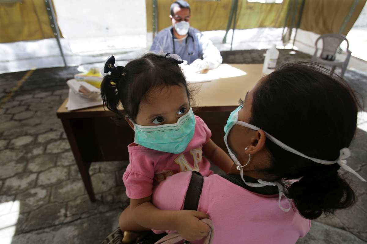 Supergripe” bajo vigilancia: Salud alerta por retorno a clases y turistas