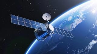Big tech: Europa divisa su licenze per lo spettro radio ai satelliti USA e vincoli al cloud europeo