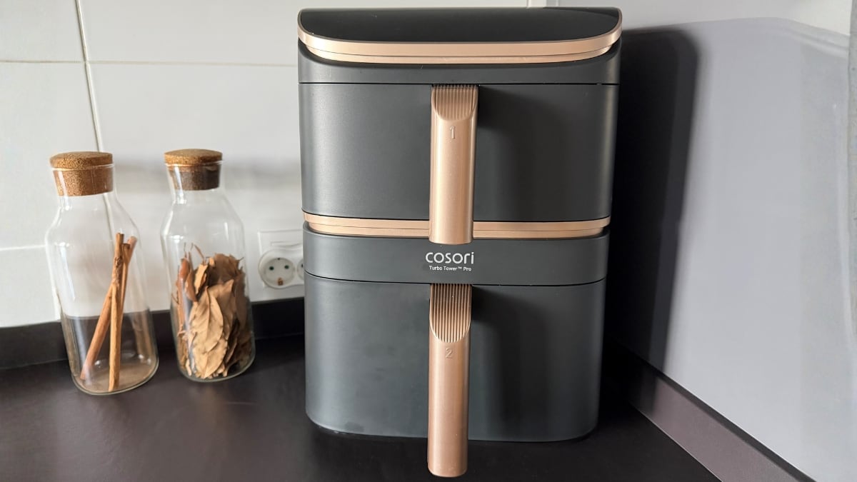 La Cosori Air Fryer Turbo Power Pro Smart dispone de dos cestas verticales y es la que mejores resultados ha arrojado en esta comparativa.