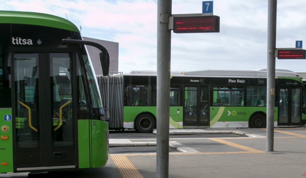 Plan especial de Titsa por las hogueras de San Juan: horarios y las 11 líneas de guagua reforzadas en Tenerife