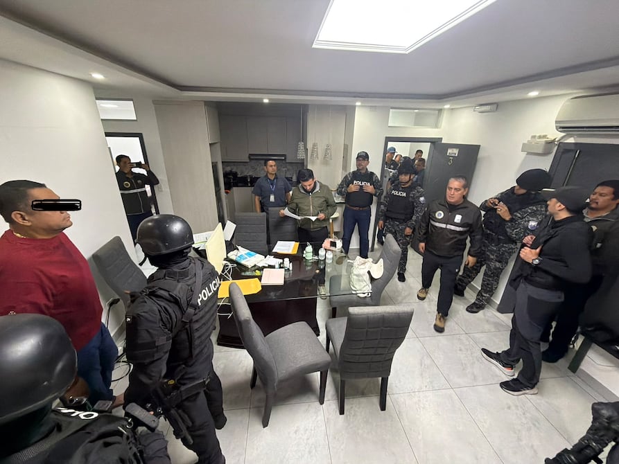Allanan inmueble del alcalde de Esmeraldas, Vicko Villacís