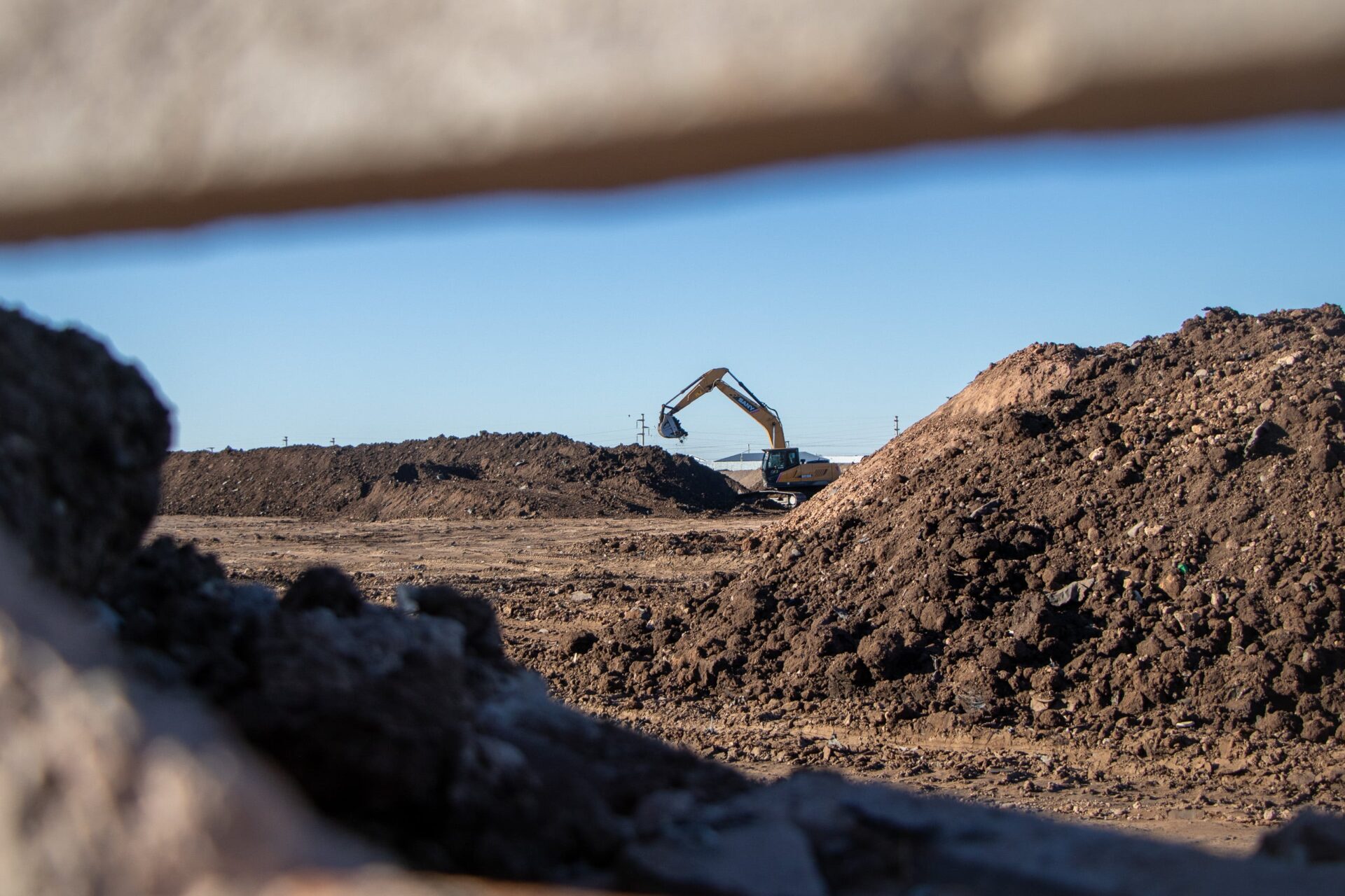 Montañas de residuos del ‘fracking’ se acumulan y contaminan el ambiente en Argentina