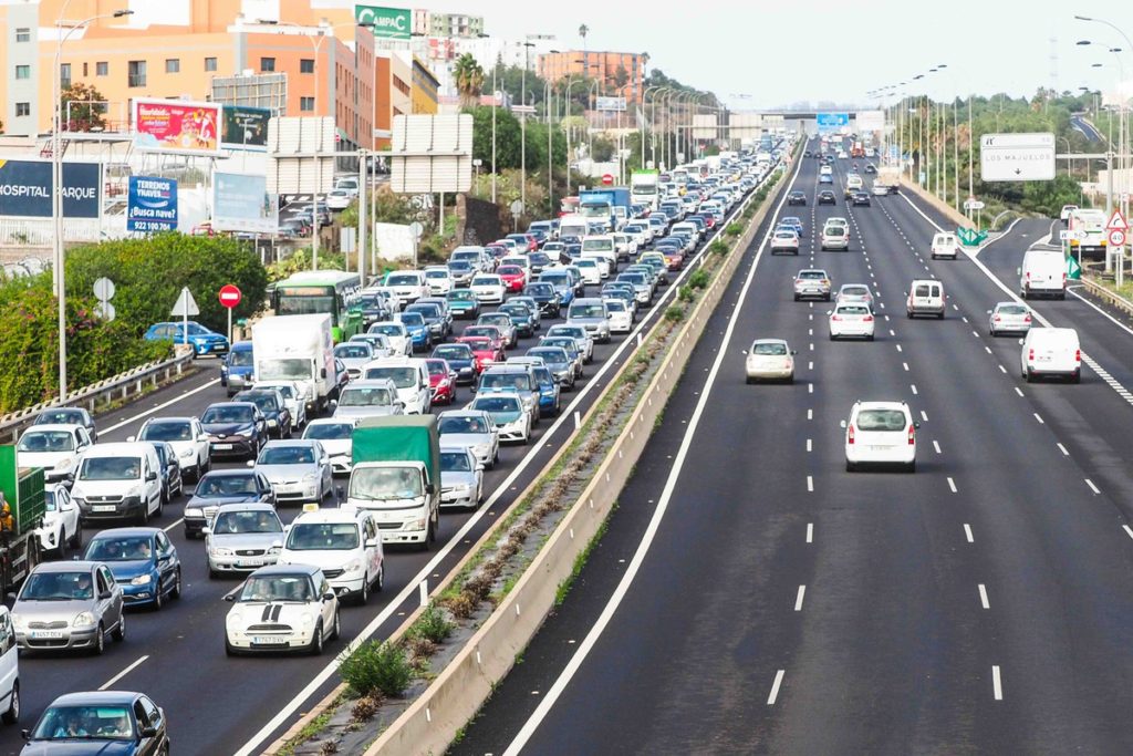 Si conduces por Tenerife o Gran Canaria, esto te interesa: el aviso oficial de la DGT que ya ha salido en el BOE