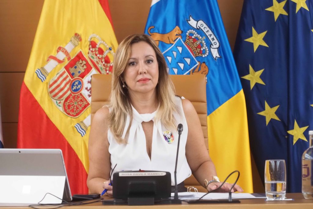 Acusan a Rosa Dávila de “doble juego”: “Rechaza Underwater Gardens y tramita otro parque temático”