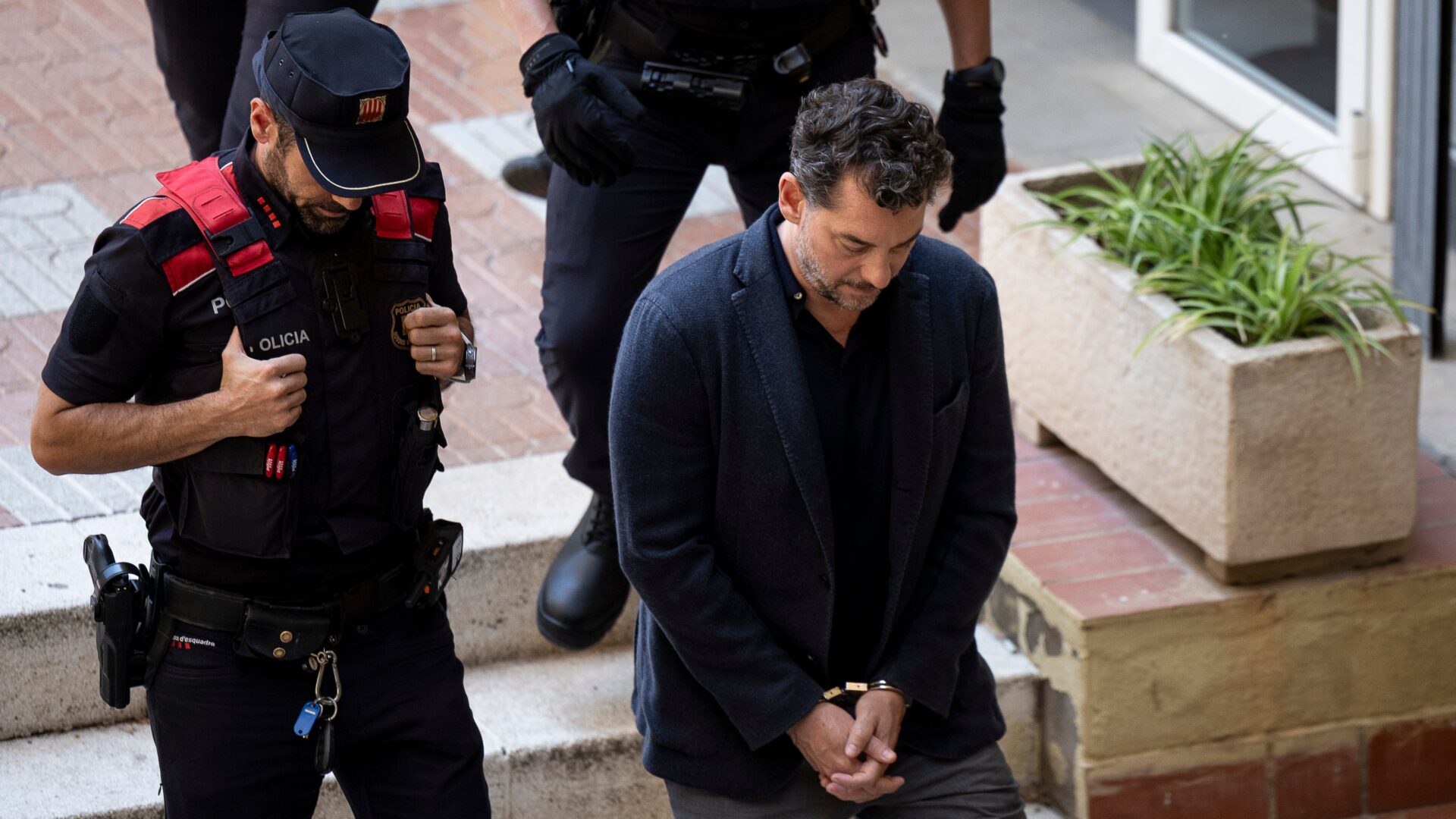 La jueza investiga ahora si hay “terceras personas” involucradas en la muerte de Isak Andic