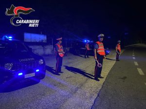 Evade dai domiciliari e fornisce false generalità: arrestato