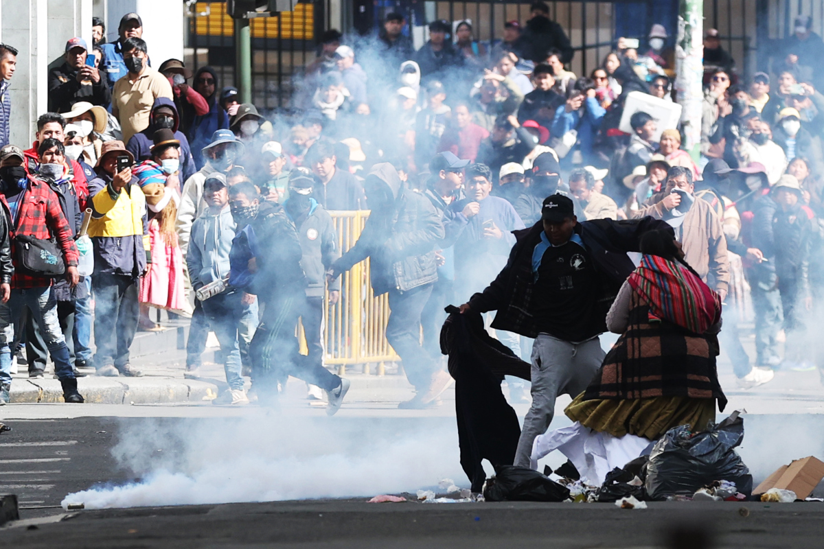 La crisis en Bolivia deja 9 muertos y el gobierno denuncia injerencia extranjera tras cinco semanas de bloqueos