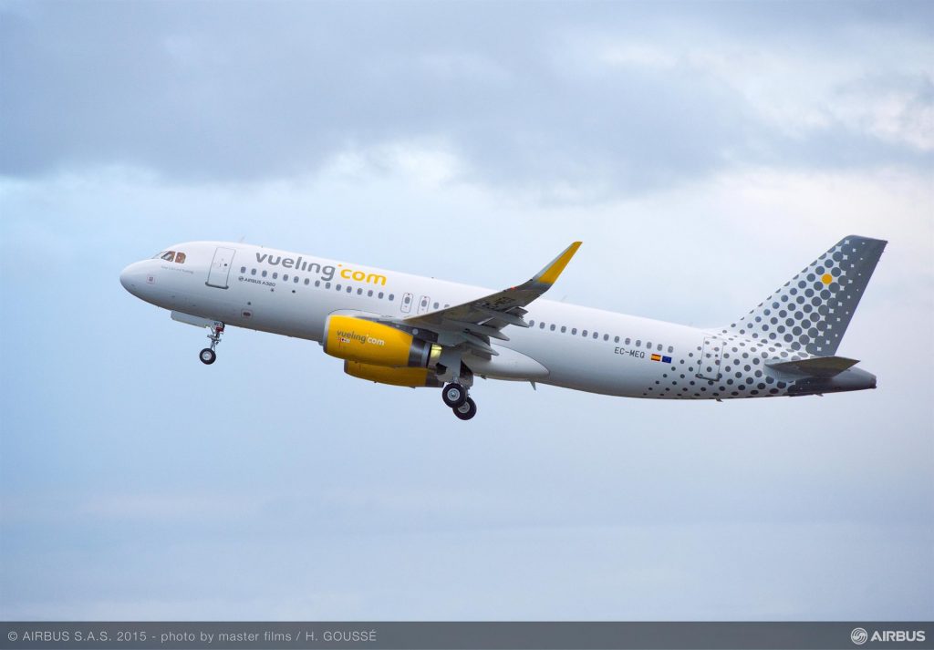 Yellow Day: Vueling lanza vuelos desde Canarias por 14 euros
