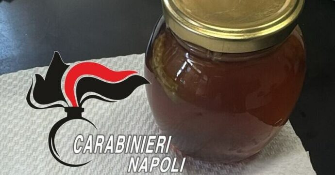 Napoli, mangia un cucchiaio del “miele da sballo” e va in crisi respiratoria: minore in fin di vita
