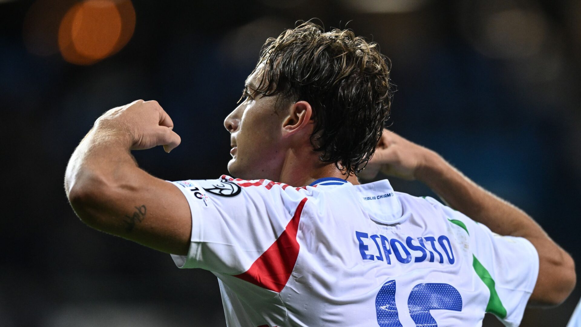 Calcio, l’Italia concede il bis nell’amichevole contro la Grecia: 1-0 firmato da Pio Esposito