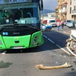 Seis heridos, uno grave, tras una aparatosa colisión de un coche y una guagua en la TF-217